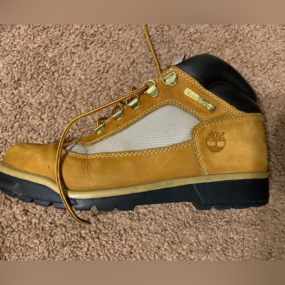 ⭐️HOST PICK⭐️ Timberland Boy’s Field Boots size 6 - Picture 4 of 8